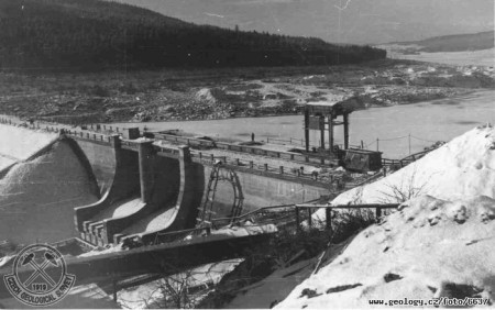 Vodní nádrž Lipno - elektrárna a informační centrum ČEZ